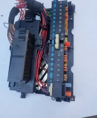 BMW X3 E83 Fuse box set 8387153