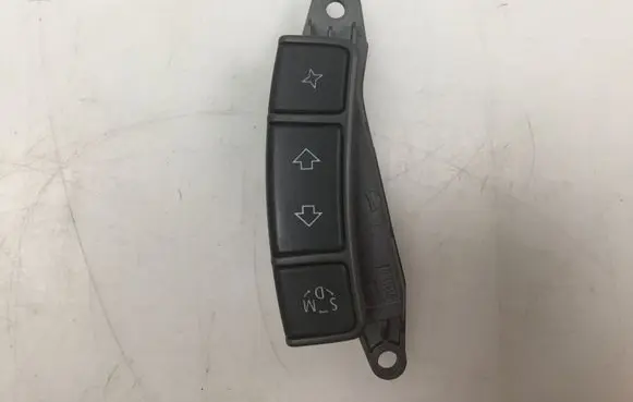 BMW 7 E65 E66 Steering wheel buttons/switches 6911586