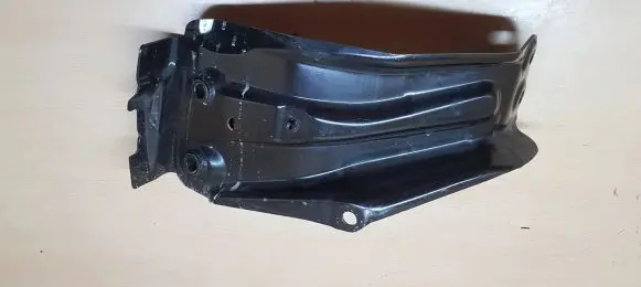 BMW 4 F32 F33 Fender mounting bracket 7426589