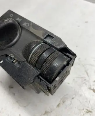 Volkswagen Golf III Light switch 1H6941531N