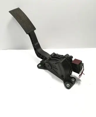 Nissan Navara D40 Accelerator throttle pedal 6PV93390102 18002 18002EB400