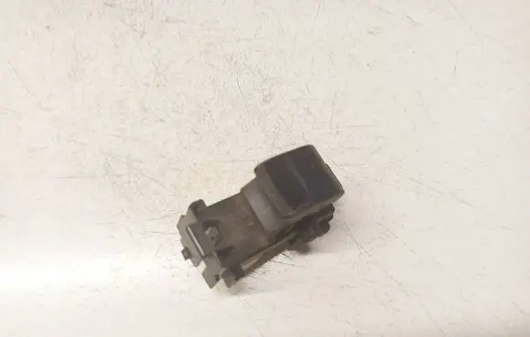 Toyota RAV 4 (XA30) Electric window control switch 1928297