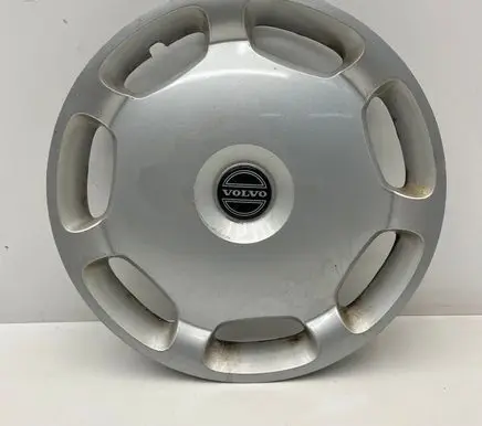Volvo V70 R15 wheel hub/cap/trim 30639936 9157510