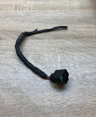 Volkswagen PASSAT B5.5 Plug wire 1J0973703