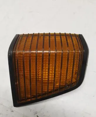 Volkswagen PASSAT Front indicator light 32774R6