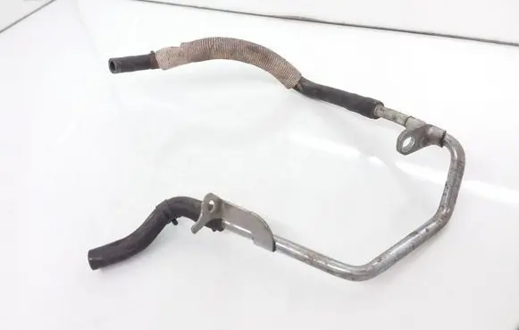 Toyota RAV 4 (XA40) Engine coolant pipe/hose