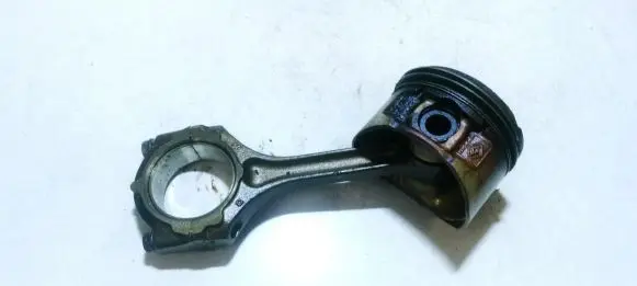 Renault Scenic I Piston with connecting rod 10155