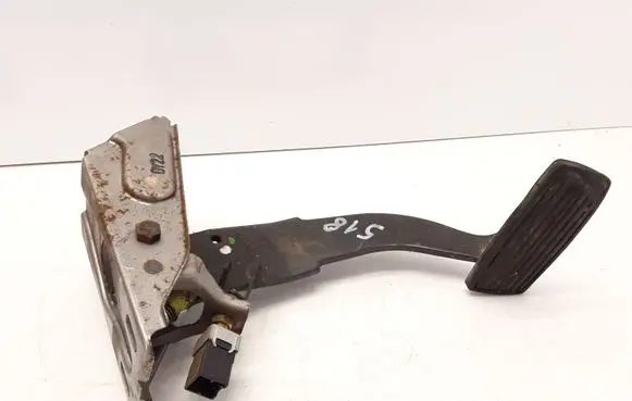 Honda Legend III KA9 Brake pedal 0Y22