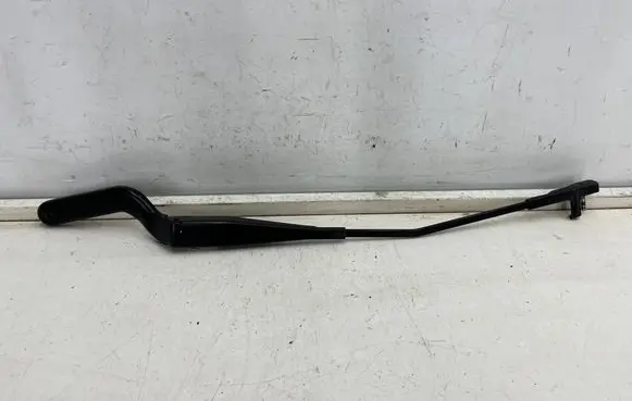 Ford C-MAX I Front wiper blade arm 3m51-17526-ab
