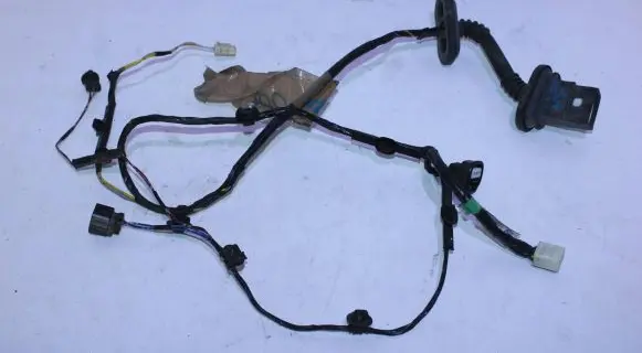Mitsubishi L200 Rear door wiring loom