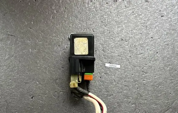 Nissan Patrol Y60 Glow plug pre-heat relay 2523018A00