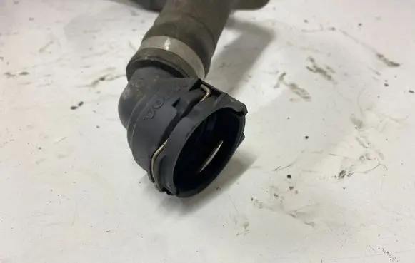 Mercedes-Benz ML W164 Engine coolant pipe/hose