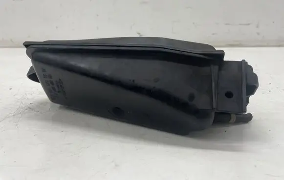 Vacuum air tank
