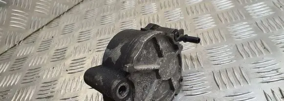 Ford Focus C-MAX Vacuum pump D156C 1505N