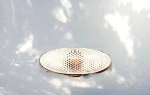 Toyota Yaris Front fender indicator light