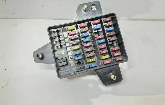 SsangYong Rexton Fuse module 8211008000