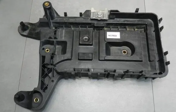 Volkswagen Eos Battery tray 1K0915333H