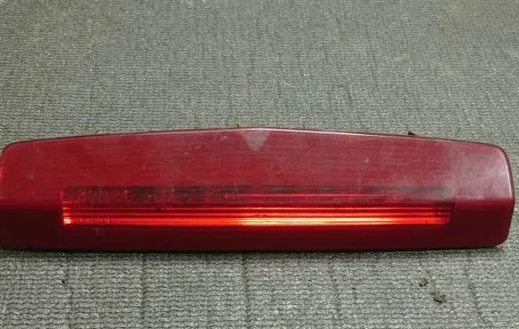 Opel Zafira B Third/center stoplight 13211587