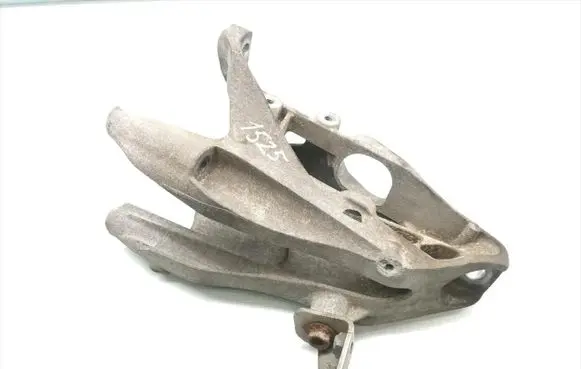 Volkswagen Transporter - Caravelle T6 Engine mounting bracket 7E0199370L 7E0199370
