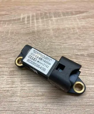Audi A4 S4 B5 8D Airbag deployment crash/impact sensor 8D0959643B