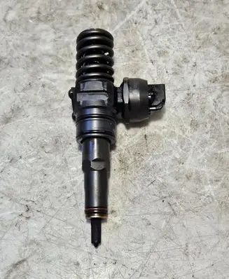 Skoda Fabia Mk1 (6Y) Fuel injector 038130073AG 0414720215