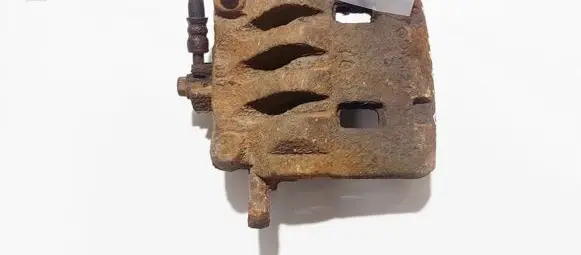 Front brake caliper