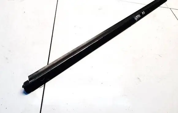 Mercedes-Benz GL X164 Front door glass trim molding s16125 s1-6125