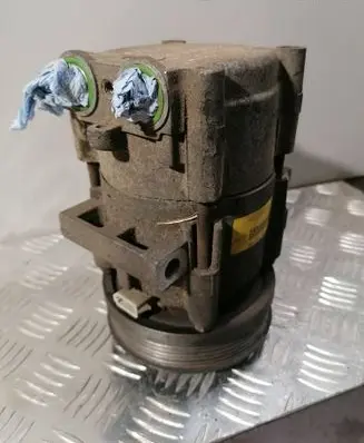 Ford Mondeo Mk III Air conditioning (A/C) compressor (pump) 4S7T19D629AA