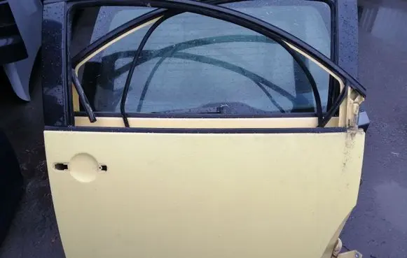 Volkswagen New Beetle Door (2 Door Coupe) 