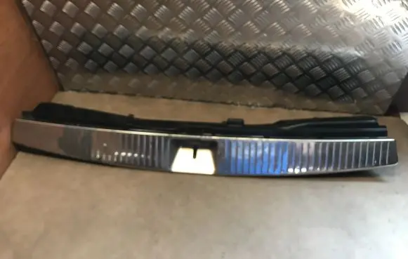 Mercedes-Benz C W204 Trunk/boot sill cover protection A2046900087