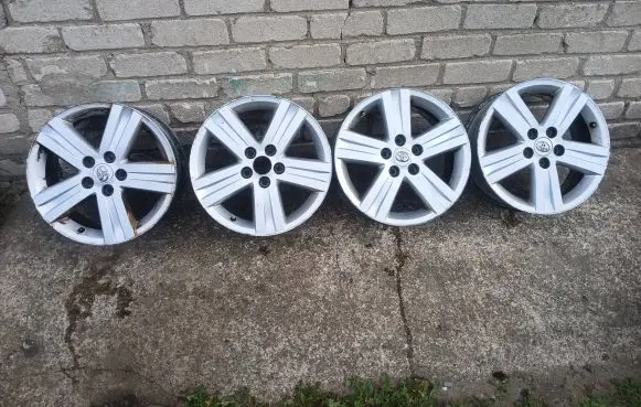 Toyota Auris 150 R17 alloy rim 