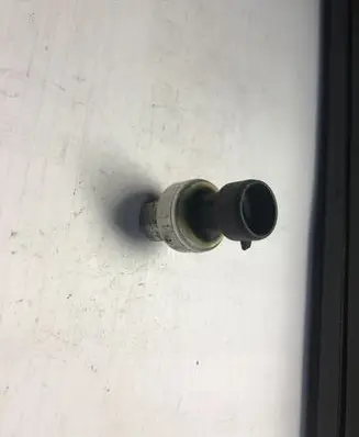 Opel Corsa D Air conditioning (A/C) pressure sensor 9131721 GM9131721