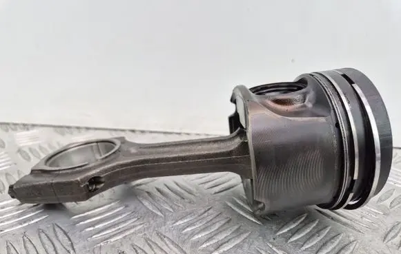 BMW X5 E70 Piston with connecting rod M57D30