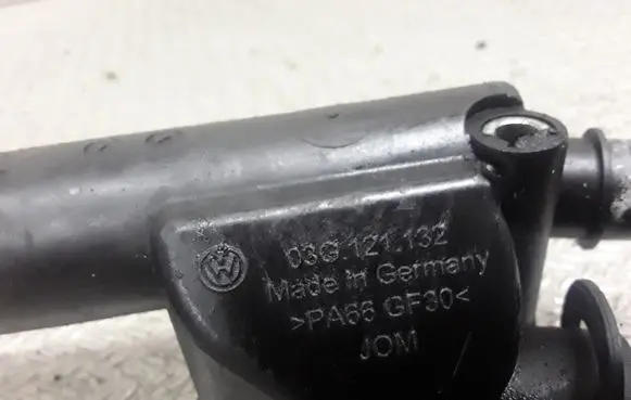 Volkswagen PASSAT B6 Engine coolant pipe/hose 03G121132