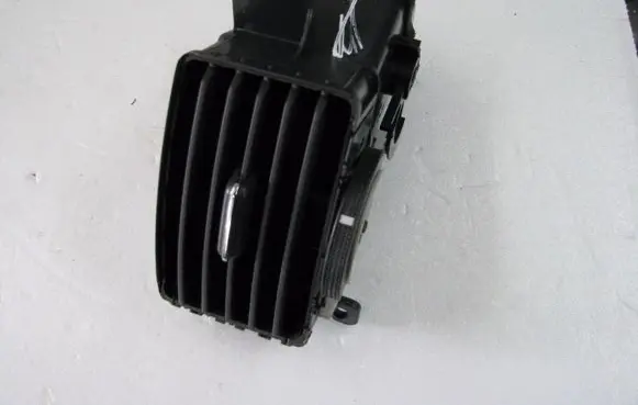 Toyota Corolla Verso AR10 Dashboard side air vent grill/cover trim 5566064010