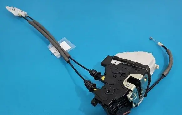 Hyundai Santa Fe Front door lock 813202W010GHZ IMPRK1563938