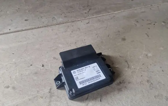 Volkswagen PASSAT B6 Hand brake control module 3C8907801E