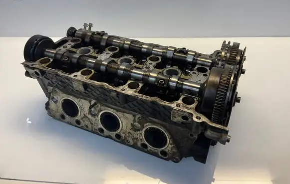 Mercedes-Benz E W211 Engine head R2720162301 2720162301
