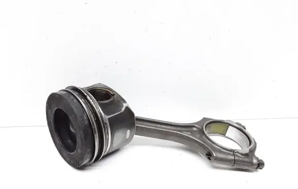 Volvo V60 Piston with connecting rod 82L187