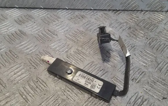 Mercedes-Benz C W204 Antenna control unit A2048200189