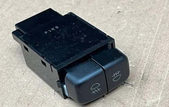 Mitsubishi Pajero Sport II Rear glass lock/latch E370 9A16
