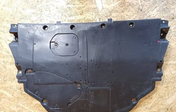 Mazda 3 II Engine splash shield/under tray GHR556071 K6805