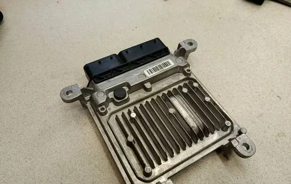 Mercedes-Benz E W212 Engine control unit/module A6519007500 28336101