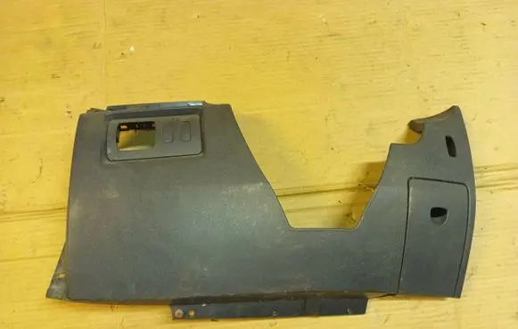 Renault Clio III Steering wheel column trim 8200475684 8200475683
