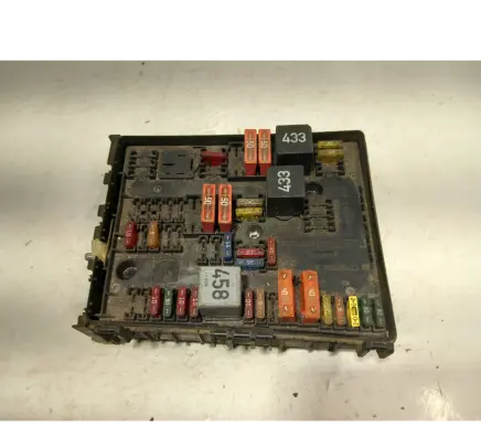 Volkswagen Touran I Fuse box set 1K0937124H 015345021