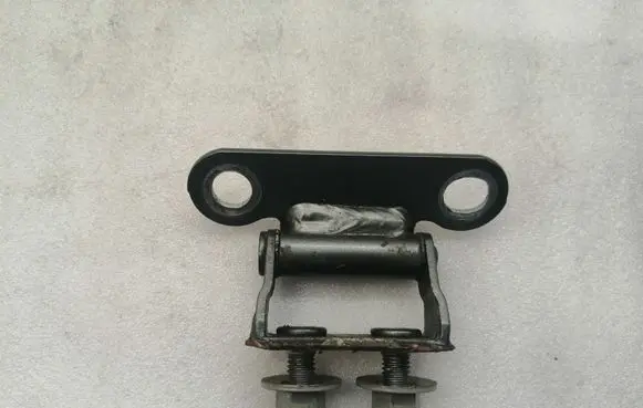 Toyota Corolla Verso AR10 Tailgate/trunk/boot hinge 6881002020