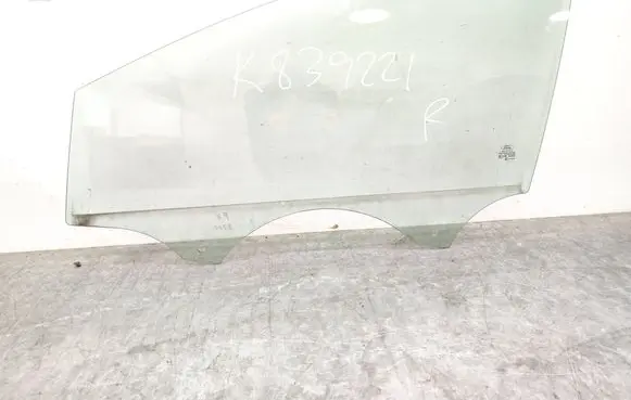 Ford Focus Front door window glass four-door BM51A21411A 43R000929 D0T39AS2M34