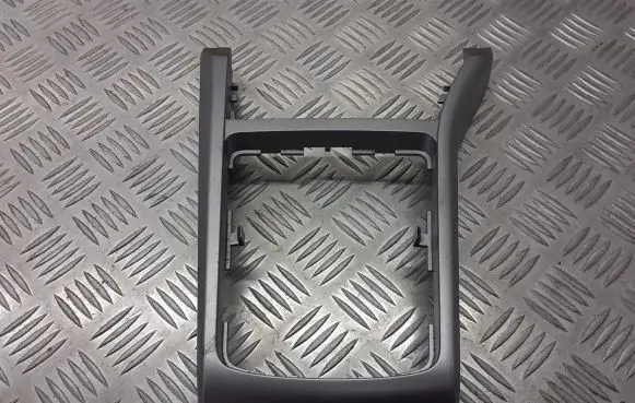 Opel Astra H Gear shifter surround trim plastic 13116961