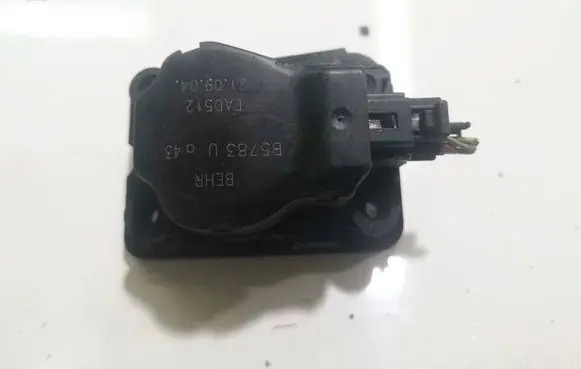 Citroen C4 I Air flap motor/actuator B5783UA43