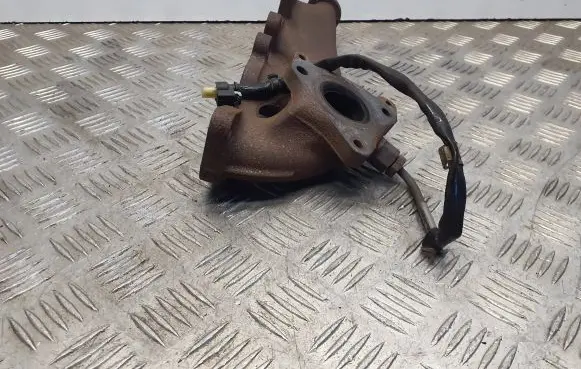 Infiniti Q70 Y51 Exhaust manifold